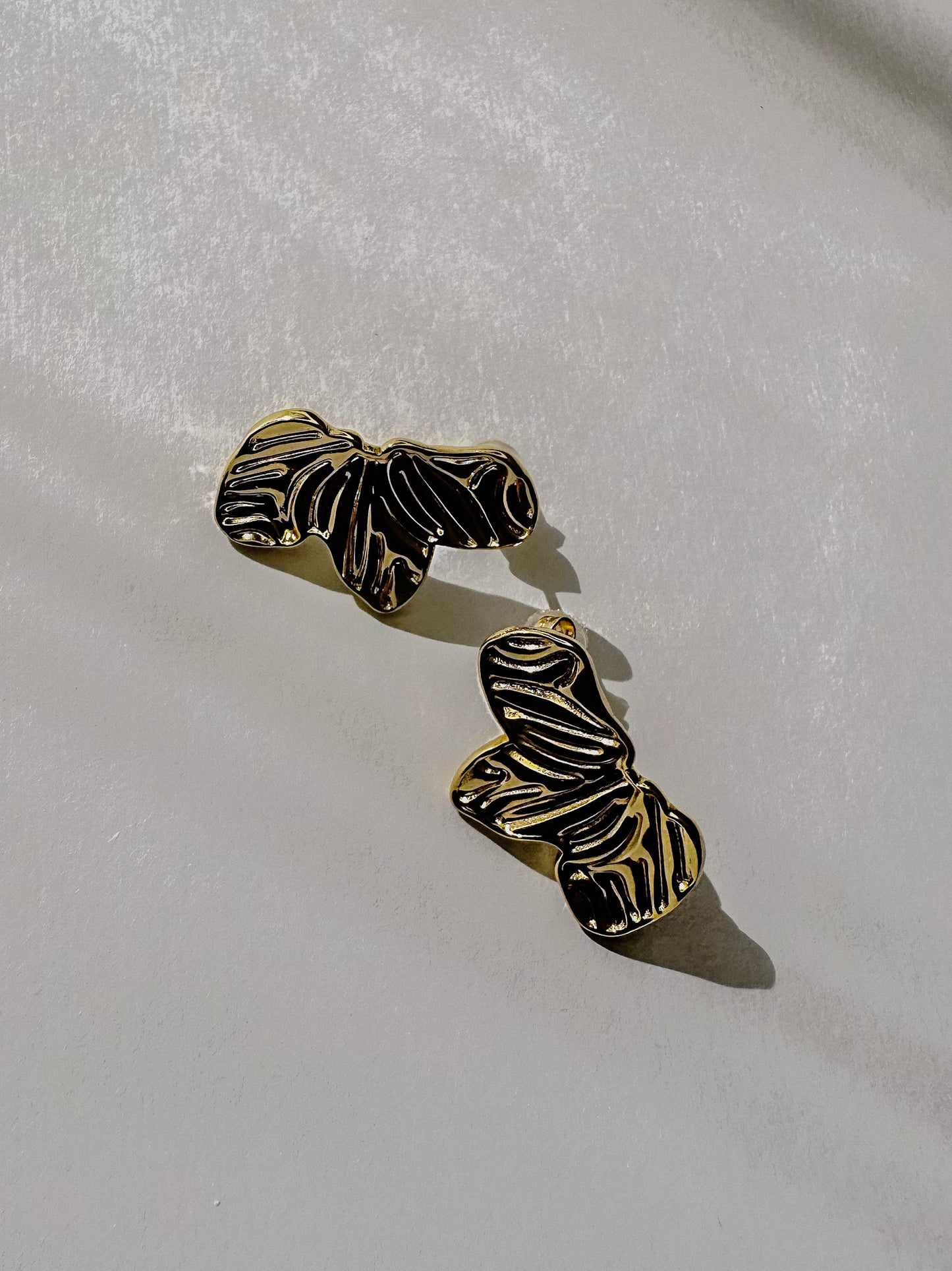 Camélia Petal Earrings