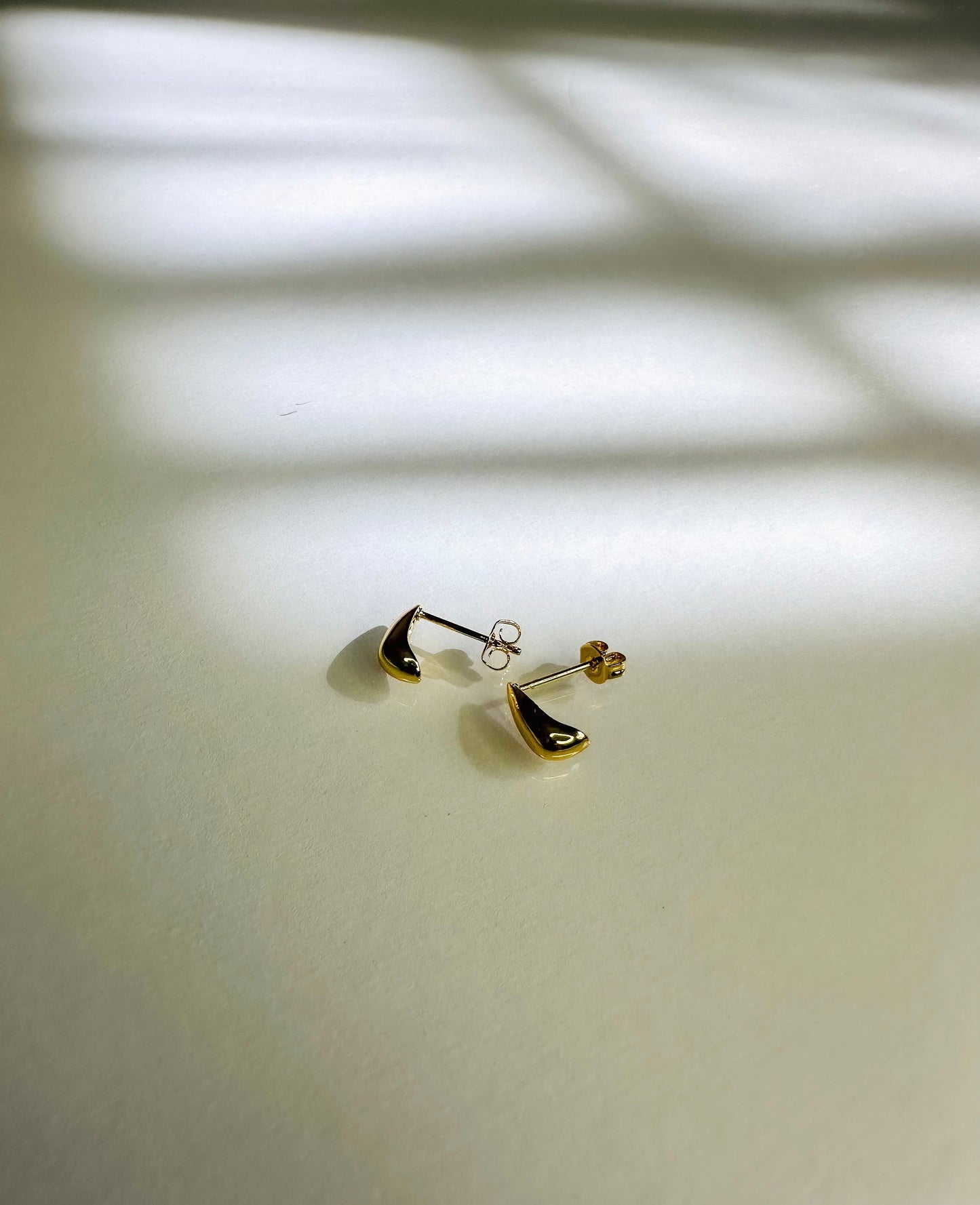 Laurier-rose Gold Drop Earrings