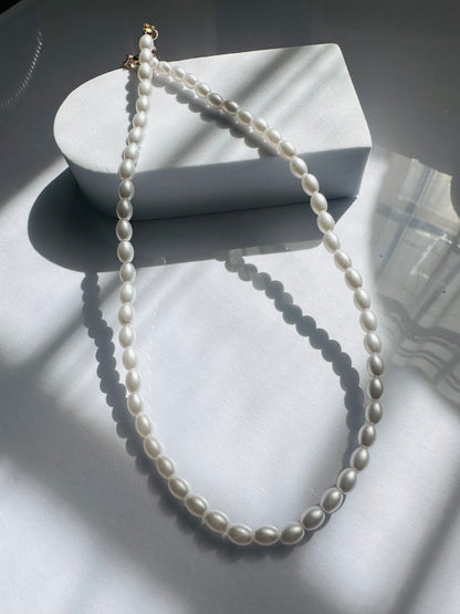 Arum Faux Pearl Necklace