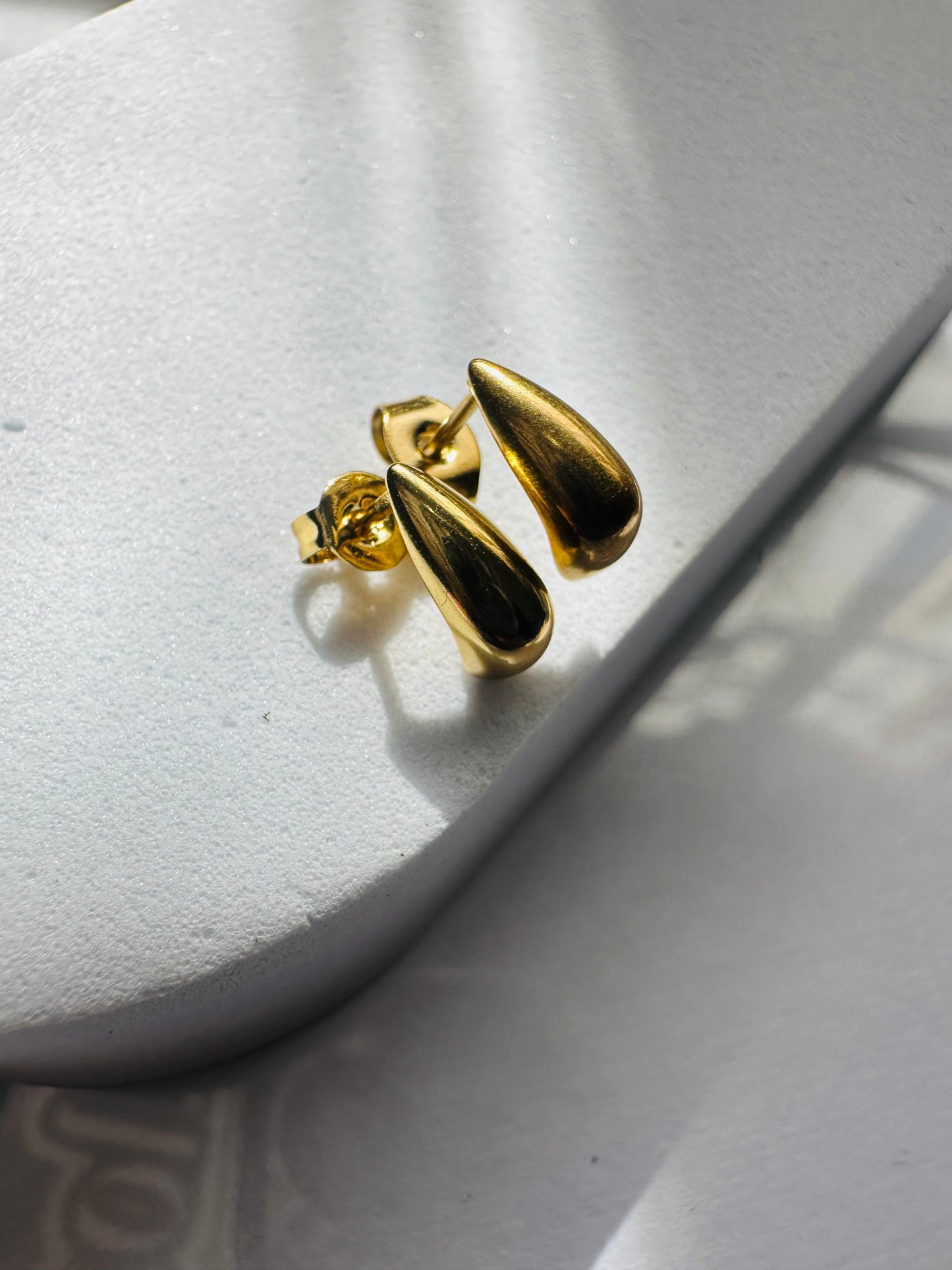 Laurier-rose Gold Drop Earrings