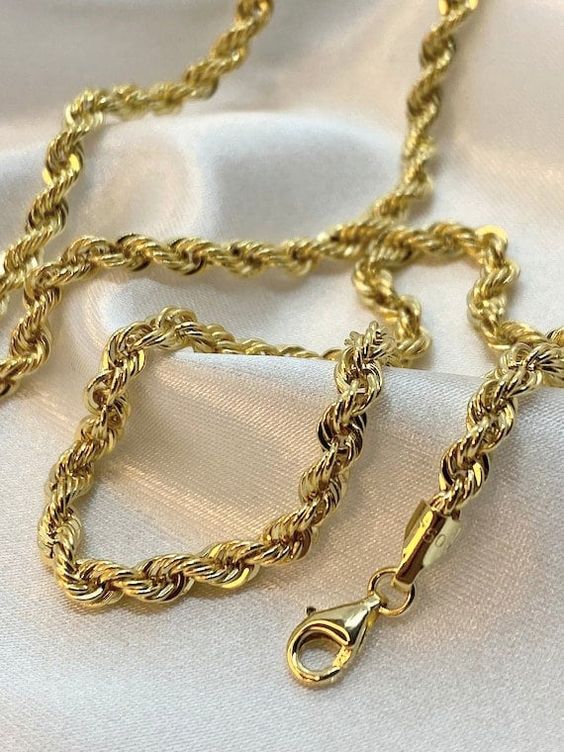 Basilic Twist Chain Necklace